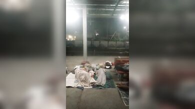 रेलवे प्लेटफार्म पर चुदाई करते पति पत्नी
