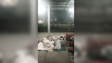 रेलवे प्लेटफार्म पर चुदाई करते पति पत्नी