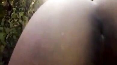 पार्क में देसी लड़की पूजा की बुर चुदाई