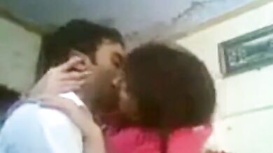 पाकिस्तानी हिजाबी लड़की का प्रेमी संग रोमांस