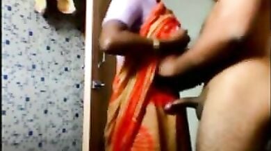 कामवाली को उठा उठा के चोदा