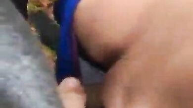 लंबे लौड़े से फूली हुई चूत की खड़े-खड़े चुदाई