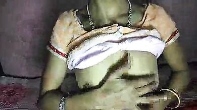 चुदासी पड़ोसन की चूत का रस निकाला चोद के