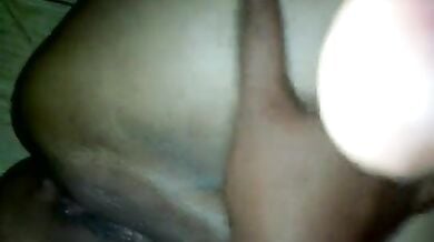 बीवी की गांड में उंगलियाँ घुसेड़कर चुदाई