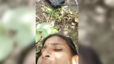 जंगल में चुदते जोर से कराहती तमिल लड़की