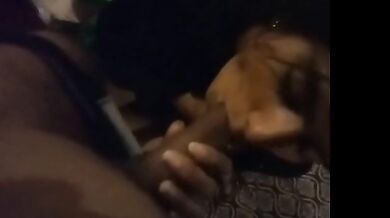 हिंदी में बातें करते हुए ब्लोजॉब का मजा