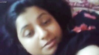 दुग्ध भण्डार खोलकर चुदती लड़की