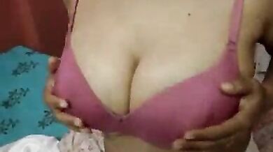 बिग बूब्स भाभी डर्टी हिंदी वीडियो