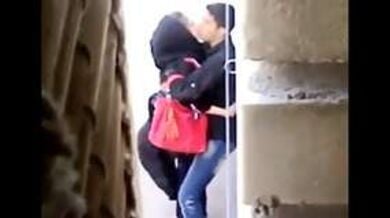 कश्मीरी हिजाबी लड़की का आउटडोर सेक्स