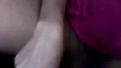 नंगा बदन छुपाती क्यूट गर्ल