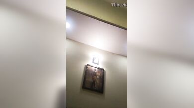 हनीमून में बीवी बैठी पति के लौड़े पे!