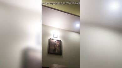 हनीमून में बीवी बैठी पति के लौड़े पे!