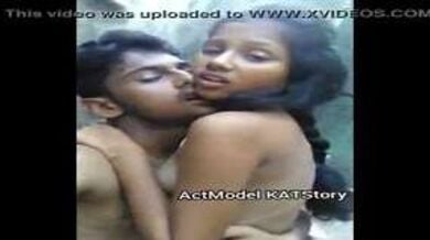 देहाती प्रेमी जोड़े का बेधुंद संभोग