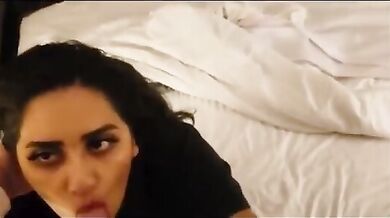 एनआरआई लड़की ने लंड चूसा ख़ुशी ख़ुशी