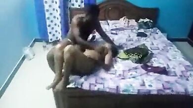 मल्लू भाभी ने चूत चटवाई