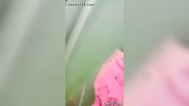 बिहारी रंडी को ब्लेकमेल कर के खेत में चोदा