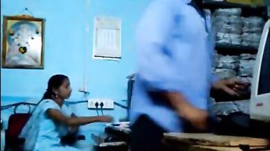 सरकारी ऑफिस में असिस्टेंट बिहारी लड़की की चुदाई