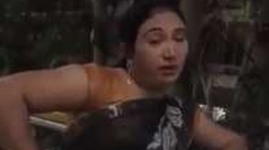 रेलवे स्टेशन पर रंडी से हिंदी में बातचीत