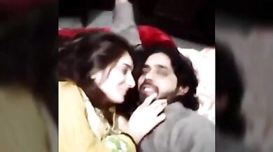 इंडियन गर्ल्स का किसिंग कम्पायलेशन