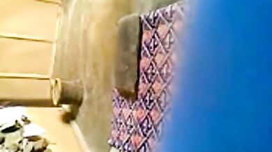 पडोसी की बीवी घर आई चुदने