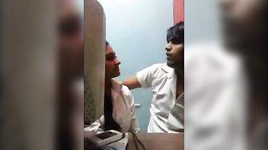 सायबर कैफ़े में कॉलेज स्टूडेंट्स का रोमांस