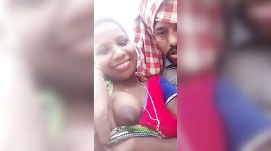 आदिवासी गर्ल की चुन्ची मसली