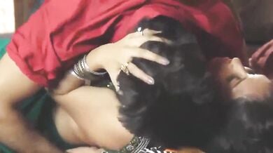 नोकर के साथ भाभी के रोमांस का वीडियो