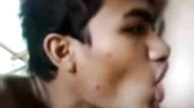 ब्यूटीफुल गर्लफ्रेंड के होंठ और चुचे चूसे, फिर उसे चोदा