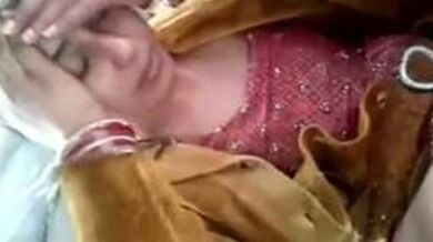 हनीमून कपल की कार में चुदाई