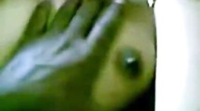 इंडियन लड़की को दोस्त ने काला लंड चुसाया मुँह में देकर