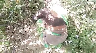 गाँव की देहाती भाभी की खेत में चोदा चोदी