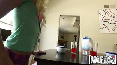 बारहवी पास लड़की के साथ बहन के बॉयफ्रेंड ने सेक्स किया