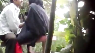 मुस्लिम कपल की पार्क में चुदाई