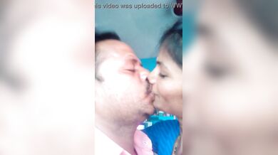 सेक्सी पड़ोसन के साथ चुम्मा चाटी की सुभाष ने