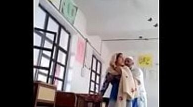 पाकिस्तानी प्रौढ़ कपल ने में मोहब्बत को अंजाम दिया