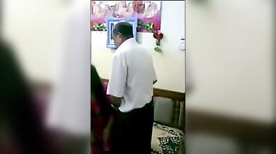 पाकिस्तानी प्रौढ़ कपल ने में मोहब्बत को अंजाम दिया