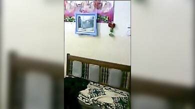 पाकिस्तानी प्रौढ़ कपल ने में मोहब्बत को अंजाम दिया