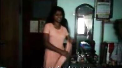 घर पे अकेली लड़की हुई नंगी