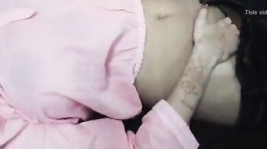 मुस्लिम माल ने चूत में ऊँगली की