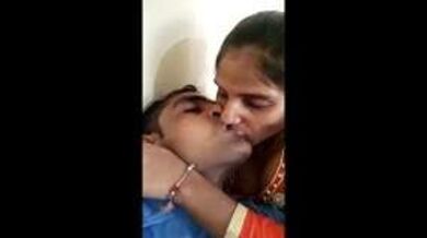 देवर भाभी का हॉट किसिंग