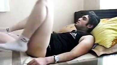 अकेले भाई ने बहन को बीवी की अनुपस्तिथि में चोदा