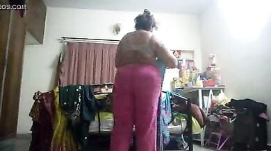 ऊफ्फ! क्या मोटी गांड है यार!