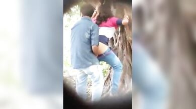 पार्क में कपल चुदाई के फ़िराक में