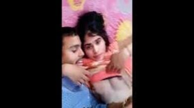 दूधिया बदन की कजिन के साथ भाई की मस्ती