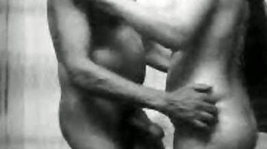 मूछो वाले हस्बैंड ने बीवी की बजायी