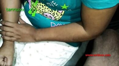 हाईस्कुल गर्ल अपने बॉयफ्रेंड से डॉगीस्टाइल में चुदी