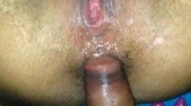 गर्लफ्रेंड की चिकनी चूत और टाईट गांड चोदी