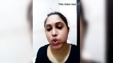 इंदौर की भाभी ने अपनी चूत का वीडियो बनाया