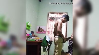 बॉयफ्रेंड ने गर्लफ्रेंड को उठा उठा के चोदा