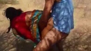 अंकल ने बीवी चुदवाई खेतो में और वीडियो बनाया